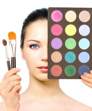10 Secrets I Learned At Makeup Artist School 00 1 