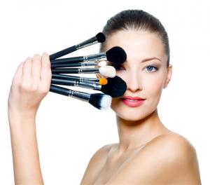 Dreamstime 17009224 Makeup Course Medium 1 